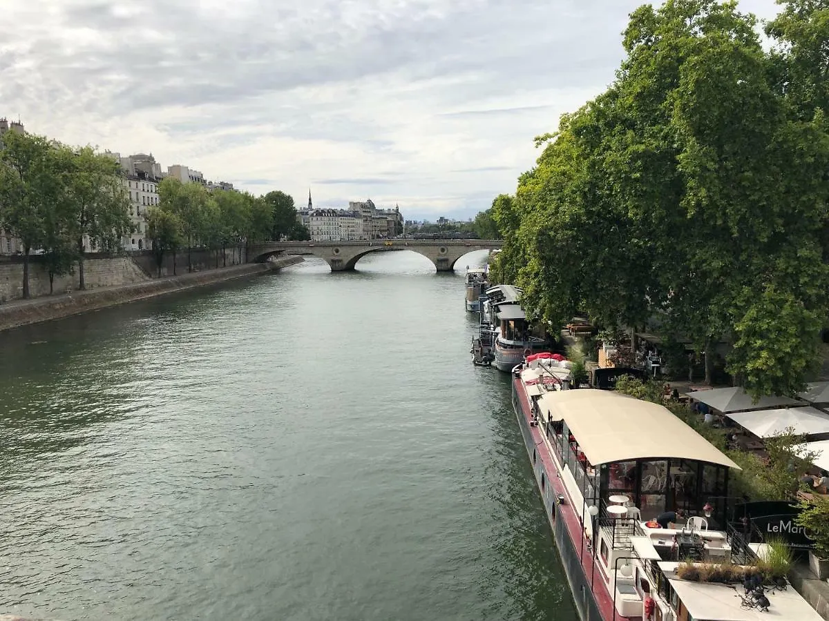 Beauty Saint Paul Apartment Paris